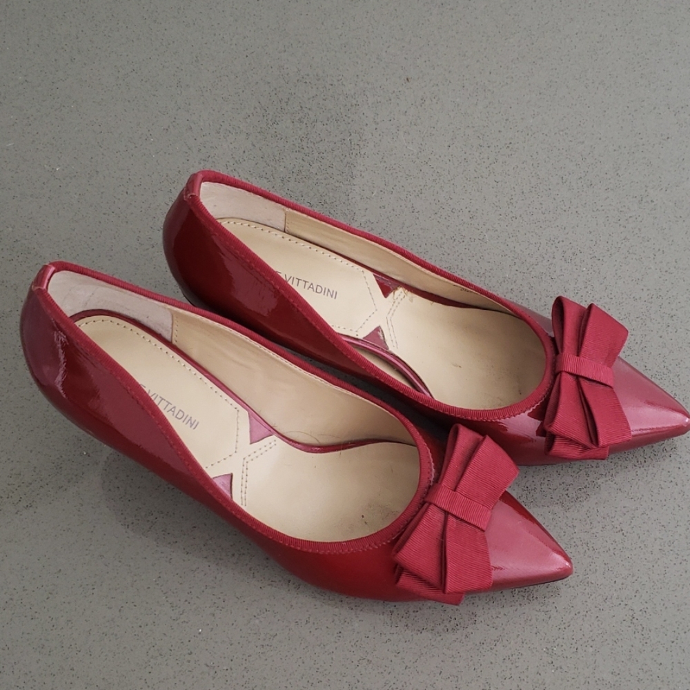 Red pumps